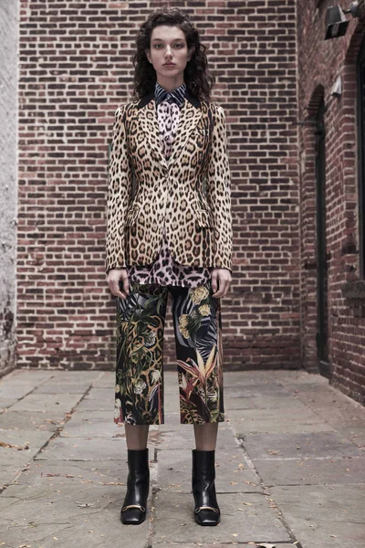 Look 22